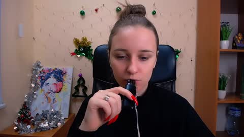 Snapshot of _nicole_new chatting on December 2024 11:50:02 AM Nica online show from December 2024 11:50:02 AM