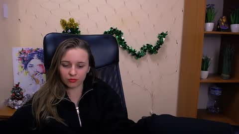 Snapshot of _nicole_new chatting on December 2024 03:26:01 PM Nica online show from December 2024 03:26:01 PM