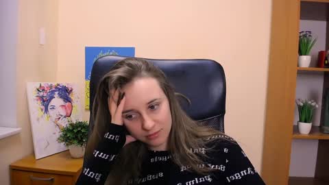 Snapshot of _nicole_new chatting on February 2025 03:31:02 PM Nica online show from February 2025 03:31:02 PM