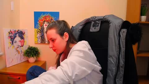 Snapshot of _nicole_new chatting on February 2025 03:43:01 PM Nica online show from February 2025 03:43:01 PM