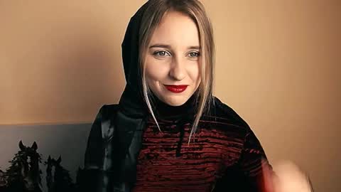 Nica online show from October 2025 12:17:02 PM