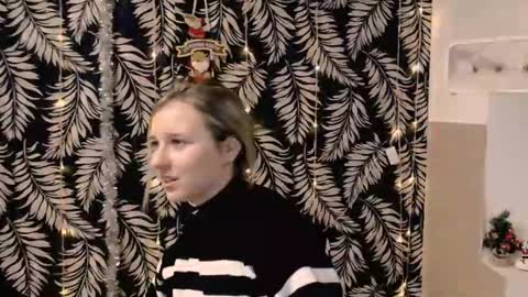 Nica online show from December 2025 10:55:01 AM