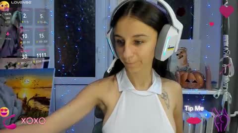 Nika online show from November 2025 08:55:01 PM