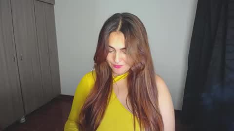 Nina  online show from December 2024 01:45:01 AM