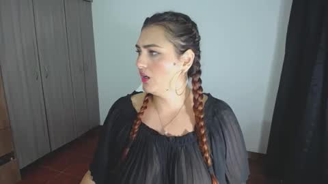 Nina  online show from December 2024 12:20:01 AM