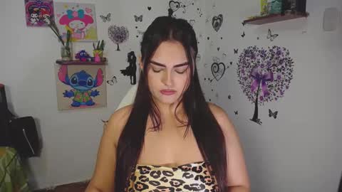 Nina  online show from October 2025 05:28:02 AM