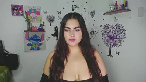 Nina  online show from November 2025 10:32:02 PM