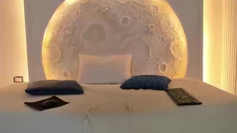 Noah online show from September 2025 08:10:01 PM