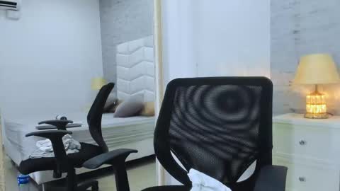 Noah Heyden online show from January 2025 04:39:01 PM