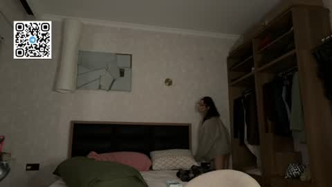 Snapshot of _octopussy_ chatting on June 2026 07:49:01 PM Mikayla online show from June 2026 07:49:01 PM