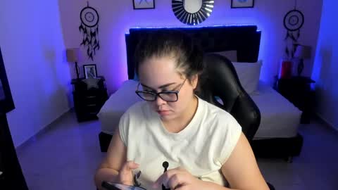 Snapshot of _oliviajoness chatting on May 2026 01:41:01 PM Olivia jones online show from May 2026 01:41:01 PM