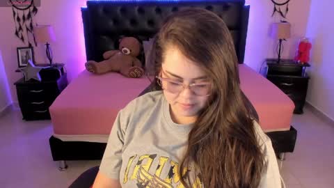 Snapshot of _oliviajoness chatting on June 2026 03:29:01 PM Olivia jones online show from June 2026 03:29:01 PM