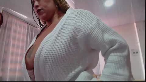 Pamenla online show from September 2025 01:44:02 PM