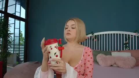 Alisa online show from May 2026 04:08:01 AM