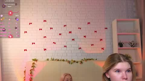 Merlizz Eva Jane Mila Nicole  left to right  online show from April 2026 04:46:01 AM