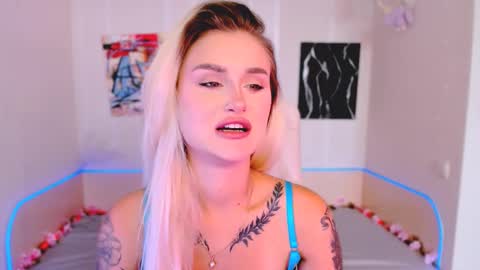 _ravena online show from September 2025 11:59:02 AM