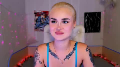 _ravena online show from October 2025 03:56:02 PM