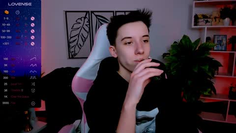 Snapshot of _rein_ramm chatting on February 2025 06:13:01 AM Rein online show from February 2025 06:13:01 AM