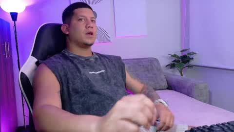 Snapshot of _robertobaggio chatting on May 2026 08:30:01 AM Roberto online show from May 2026 08:30:01 AM