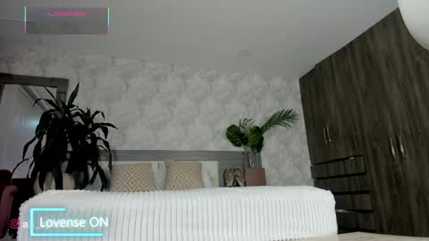 _samantagomez online show from May 2026 11:50:01 AM