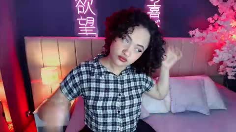 Snapshot of _sarahrose chatting on February 2026 04:19:02 AM Sara online show from February 2026 04:19:02 AM