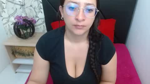 Snapshot of _saraximena_ chatting on May 2026 06:21:02 AM _saraximena_ online show from May 2026 06:21:02 AM