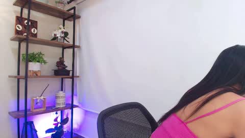 Sassy Girl online show from April 2026 07:14:01 PM