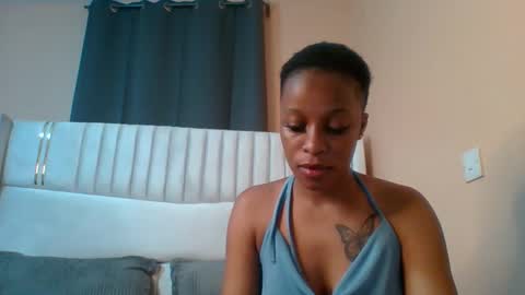 _sassydiva_ online show from November 2025 11:54:02 AM