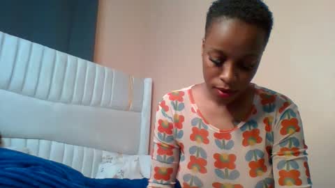 _sassydiva_ online show from November 2025 11:14:01 AM