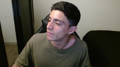 Snapshot of _schnnneider_ chatting on October 2025 01:44:01 AM SCHNEIDER online show from October 2025 01:44:01 AM