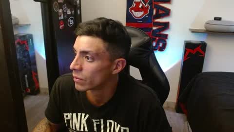 Snapshot of _schnnneider_ chatting on August 2026 10:33:02 PM SCHNEIDER online show from August 2026 10:33:02 PM