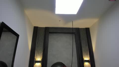 Selene online show from September 2025 01:44:02 PM