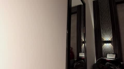 Selene online show from December 2025 01:52:02 PM