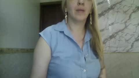 Snapshot of _sexyxsveta_ chatting on June 2026 04:57:01 AM SexyXSveta online show from June 2026 04:57:01 AM