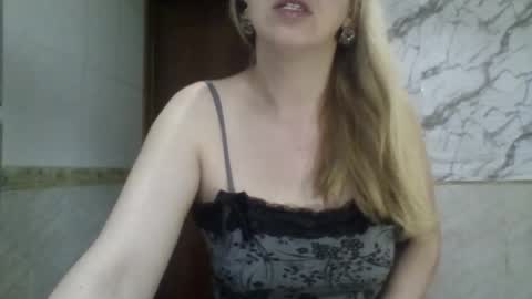 Snapshot of _sexyxsveta_ chatting on June 2026 03:15:02 AM SexyXSveta online show from June 2026 03:15:02 AM