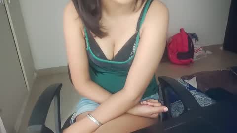 Snapshot of _shalini_0 chatting on October 2025 02:20:01 AM _shalini_0 online show from October 2025 02:20:01 AM