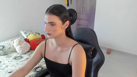 Snapshot of _shantallskinny_ chatting on May 2026 05:02:02 AM Shantall online show from May 2026 05:02:02 AM