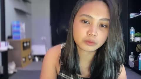 _shinelee online show from December 2025 10:53:01 AM