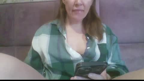 Snapshot of _sladkiegubki_ chatting on April 2026 12:32:02 PM _sladkiegubki_ online show from April 2026 12:32:02 PM