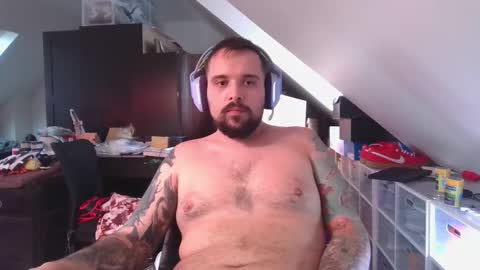 _smiley_bear27 online show from October 2025 05:17:02 AM