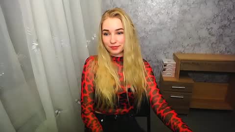 Snapshot of _snow_queen__ chatting on January 2025 02:08:02 PM Rachel online show from January 2025 02:08:02 PM