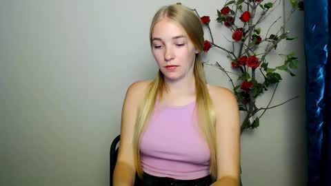 Snapshot of _snow_queen__ chatting on September 2025 07:06:02 PM Rachel online show from September 2025 07:06:02 PM