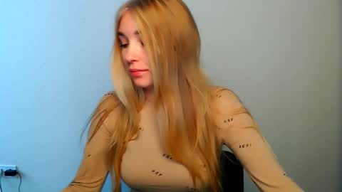 Snapshot of _snow_queen__ chatting on October 2025 10:58:02 AM Rachel online show from October 2025 10:58:02 AM