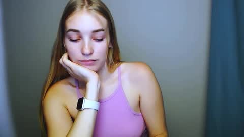 Snapshot of _snow_queen__ chatting on November 2025 07:35:02 PM Rachel online show from November 2025 07:35:02 PM