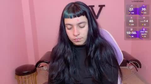 Snapshot of _sofia_smith1 chatting on June 2026 12:22:01 PM Sofia online show from June 2026 12:22:01 PM