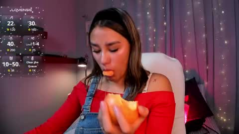 Snapshot of _sophie__miller chatting on May 2026 05:29:02 PM Sophie online show from May 2026 05:29:02 PM