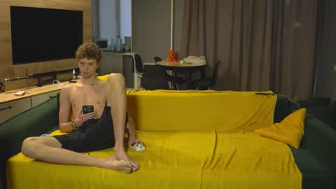 OLIVERpvt is open online show from October 2025 03:25:01 AM