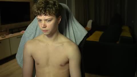 OLIVERpvt is open online show from January 2026 03:12:02 AM