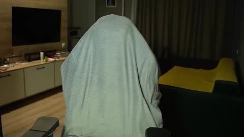 OLIVERpvt is open online show from February 2026 03:13:02 AM