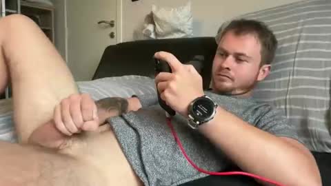 _stevie___ online show from September 2025 12:20:01 PM